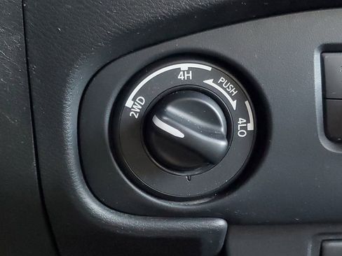 Used 2024 Nissan Frontier PRO-4X image 23