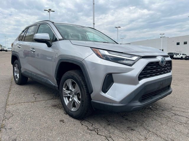 Used 2022 Toyota RAV4 XLE w/ Convenience Package AWD/4WD image 8