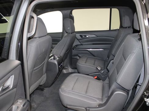 Used 2024 Chevrolet Traverse LT image 18