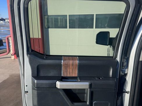 Used 2020 Ford F150 Lariat image 13