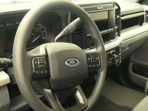 New 2026 Ford F250 XLT w/ FX4 Off-Road Package AWD/4WD image 14