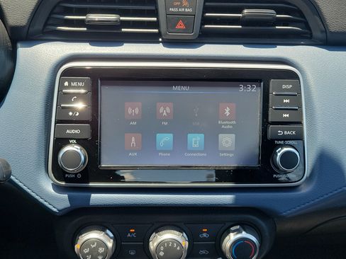 Used 2025 Nissan Versa SV FWD image 25