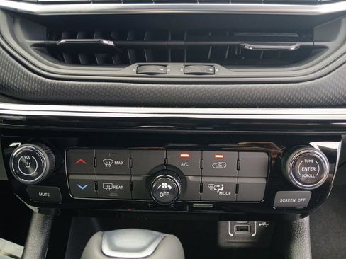 New 2026 Jeep Compass Latitude image 6