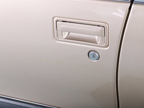 Used 1994 Cadillac Fleetwood Brougham RWD image 55