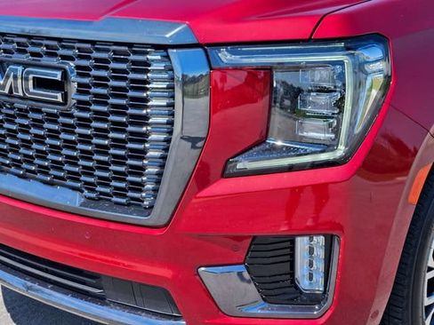 Used 2024 GMC Yukon Denali Ultimate AWD/4WD image 9