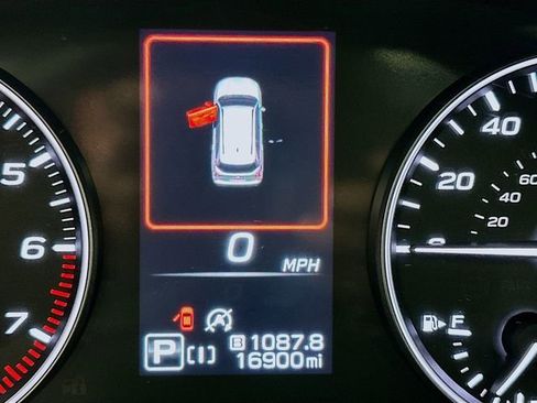 Used 2025 Subaru Forester Premium w/ Convenience Package #1 image 12