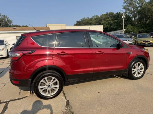 Used 2017 Ford Escape SE FWD image 7