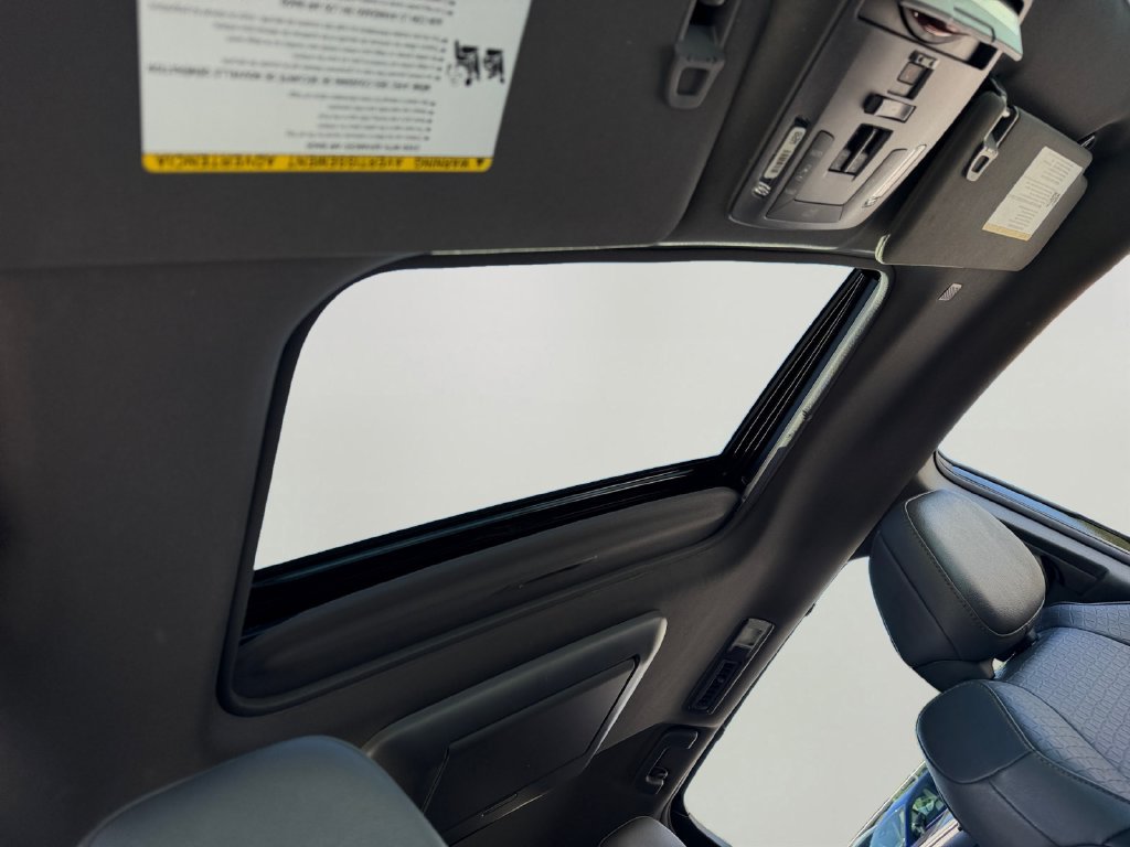 Used 2024 Toyota Sienna XLE Woodland Edition AWD/4WD image 7