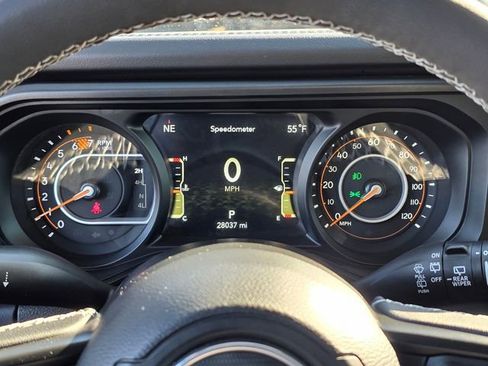 Used 2025 Jeep Wrangler Rubicon w/ Convenience Group image 25