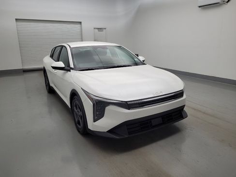 Used 2025 Kia K4 FWD image 13