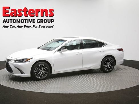 Used 2024 Lexus ES 250 w/ Premium Package image 60
