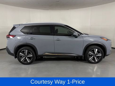 Used 2023 Nissan Rogue Platinum w/ Platinum Premium Package FWD image 12