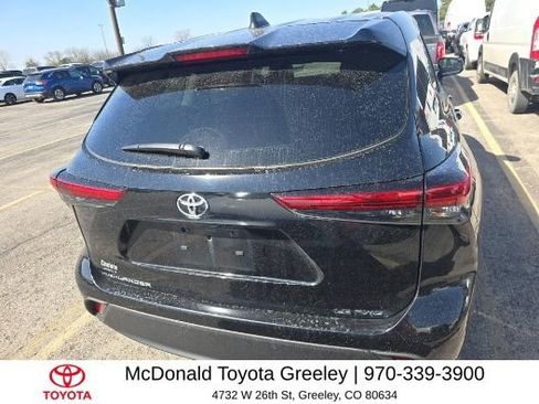 Used 2023 Toyota Highlander LE image 4