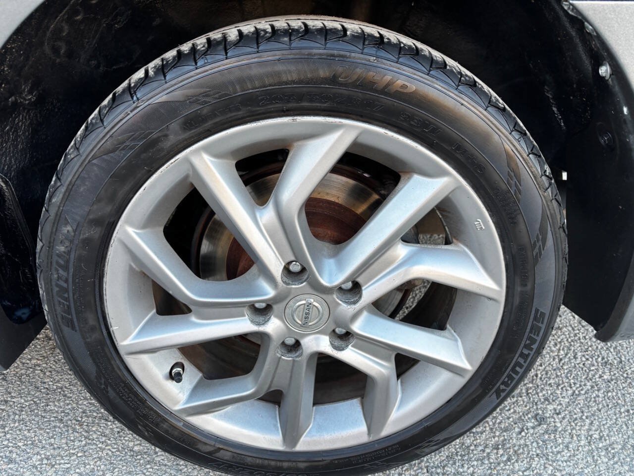 Used 2015 Nissan Sentra SR FWD image 35