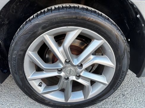 Used 2015 Nissan Sentra SR FWD image 35