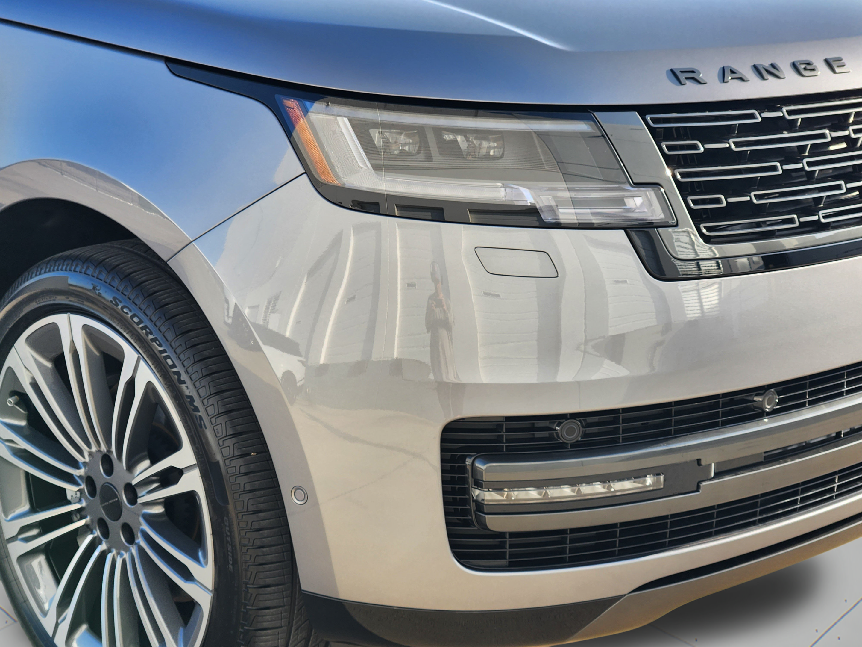 New 2026 Land Rover Range Rover Long Wheelbase SE AWD/4WD image 29
