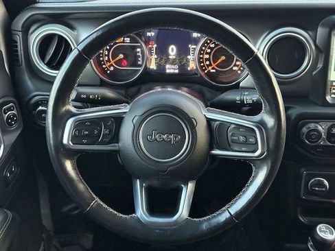 Used 2020 Jeep Wrangler Unlimited Sahara image 27