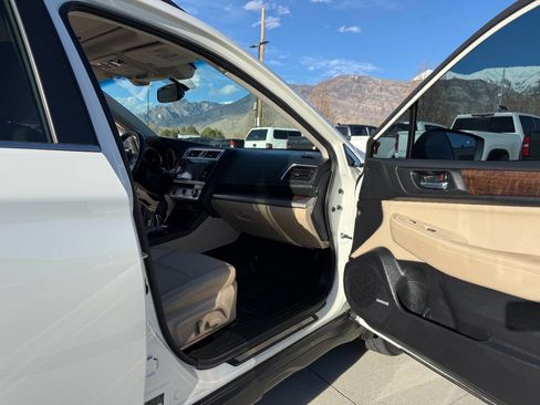 Used 2015 Subaru Outback 2.5i Limited image 21
