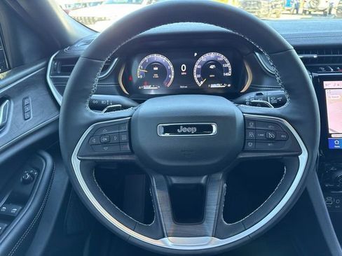 Used 2025 Jeep Grand Cherokee Limited w/ Trailer Tow Package image 14