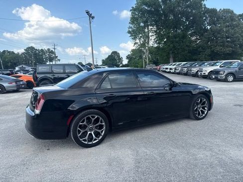 Used 2018 Chrysler 300 Touring w/ Sport Appearance Package RWD image 20
