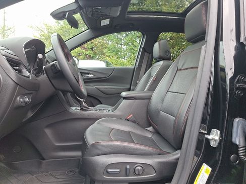 Used 2023 Chevrolet Equinox RS w/ RS Leather Package image 13