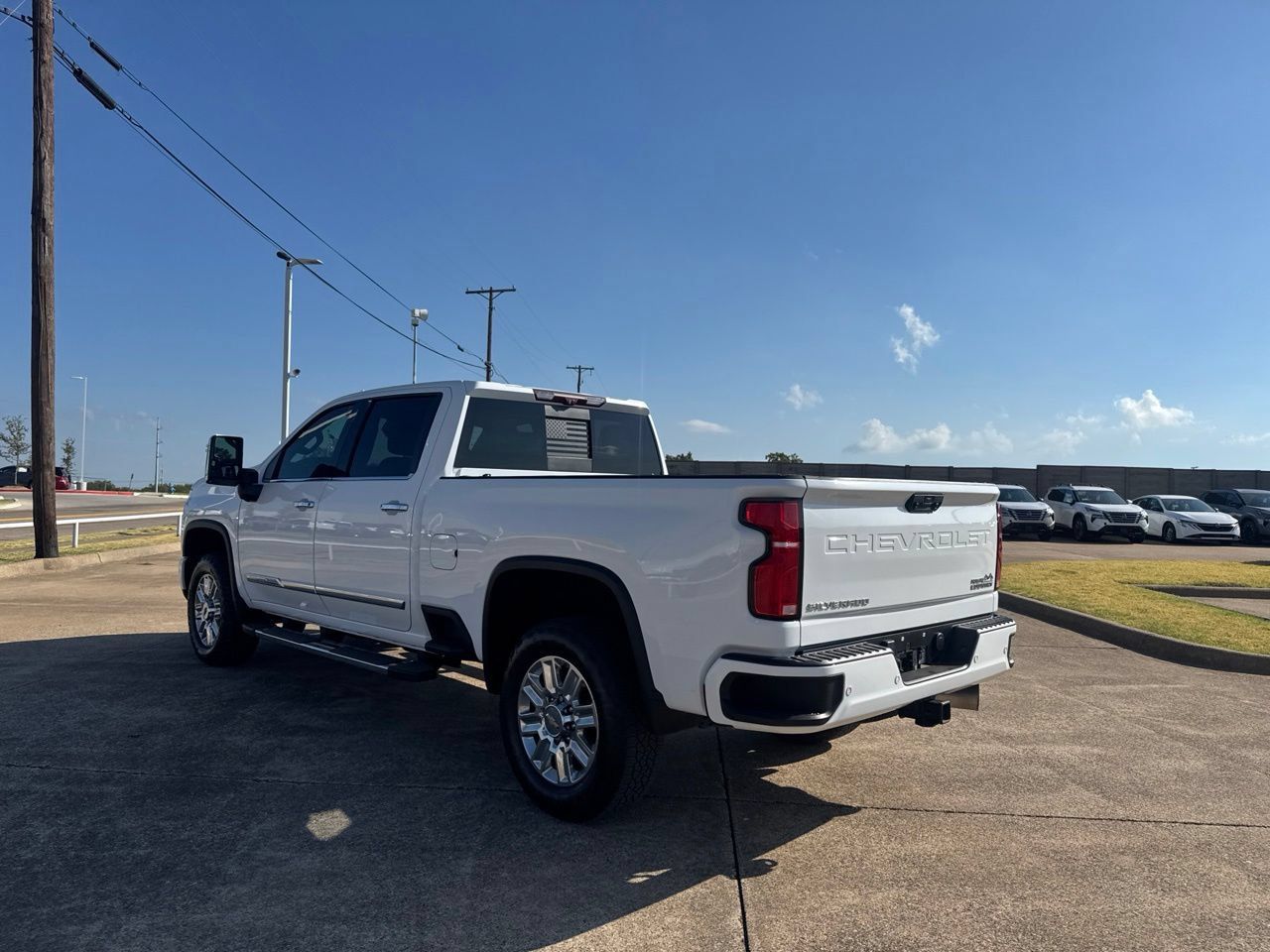 Used 2024 Chevrolet Silverado 2500 High Country w/ High Country Premium Package AWD/4WD image 17