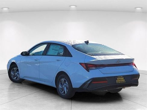 New 2026 Hyundai Elantra SE image 5