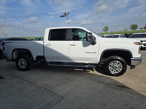 Used 2025 Chevrolet Silverado 2500 LT w/ Convenience Package AWD/4WD image 12