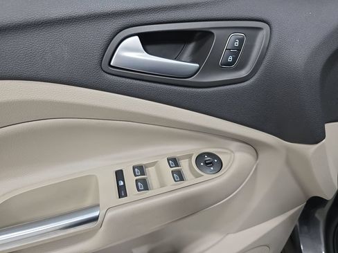 Used 2019 Ford Escape SE FWD image 28