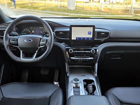 Used 2024 Ford Explorer ST-Line w/ Class IV Trailer Tow Package image 15