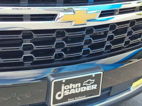 Used 2024 Chevrolet Suburban LS image 32