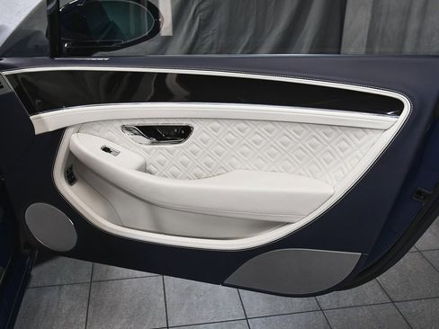 Used 2022 Bentley Continental GT image 16