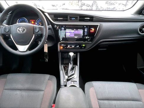 Used 2019 Toyota Corolla LE image 12