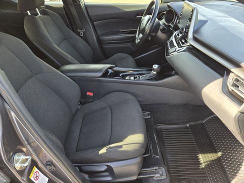 Used 2019 Toyota C-HR XLE image 13