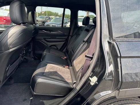 Used 2023 Jeep Grand Cherokee Altitude AWD/4WD image 14