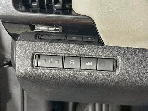 Certified 2022 Nissan Pathfinder SV w/ SV Premium Package AWD/4WD image 20