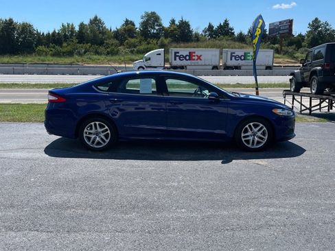 Used 2016 Ford Fusion SE FWD image 6