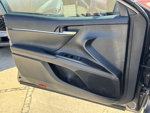Used 2022 Toyota Camry SE image 20