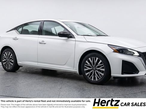 Used 2025 Nissan Altima 2.5 SV FWD image 1