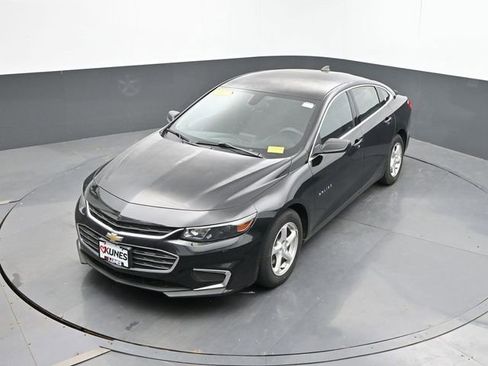 Used 2017 Chevrolet Malibu LS FWD image 13