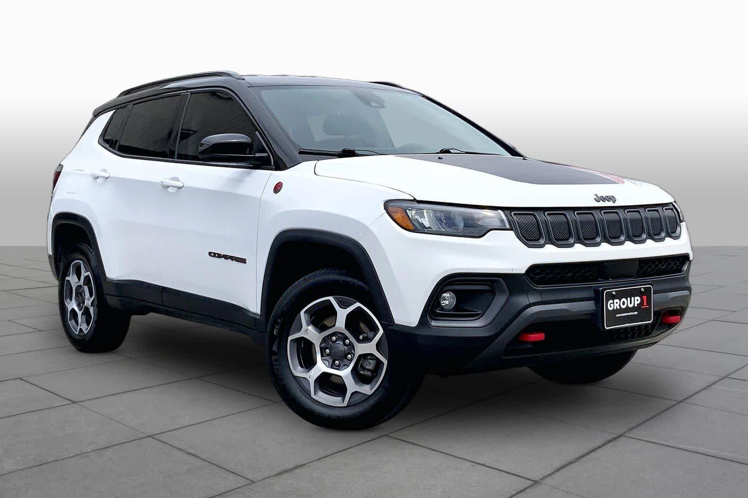 Used 2022 Jeep Compass Trailhawk AWD/4WD image 2