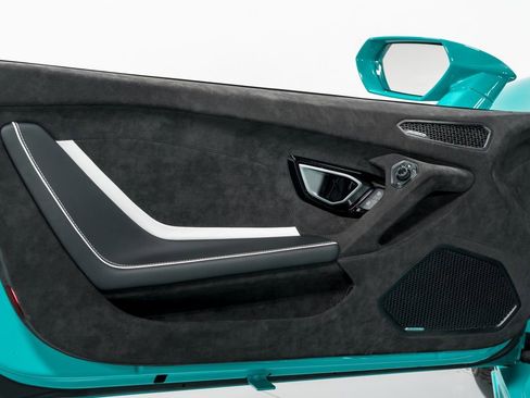 Used 2023 Lamborghini Huracan Tecnica image 9