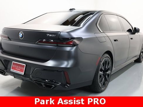 Used 2025 BMW 760i xDrive w/ Executive Package image 30