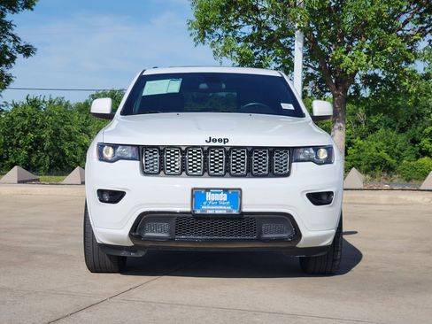 Used 2021 Jeep Grand Cherokee Laredo X RWD image 2