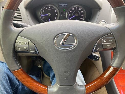 Used 2011 Lexus ES 350 4dr Sdn image 16