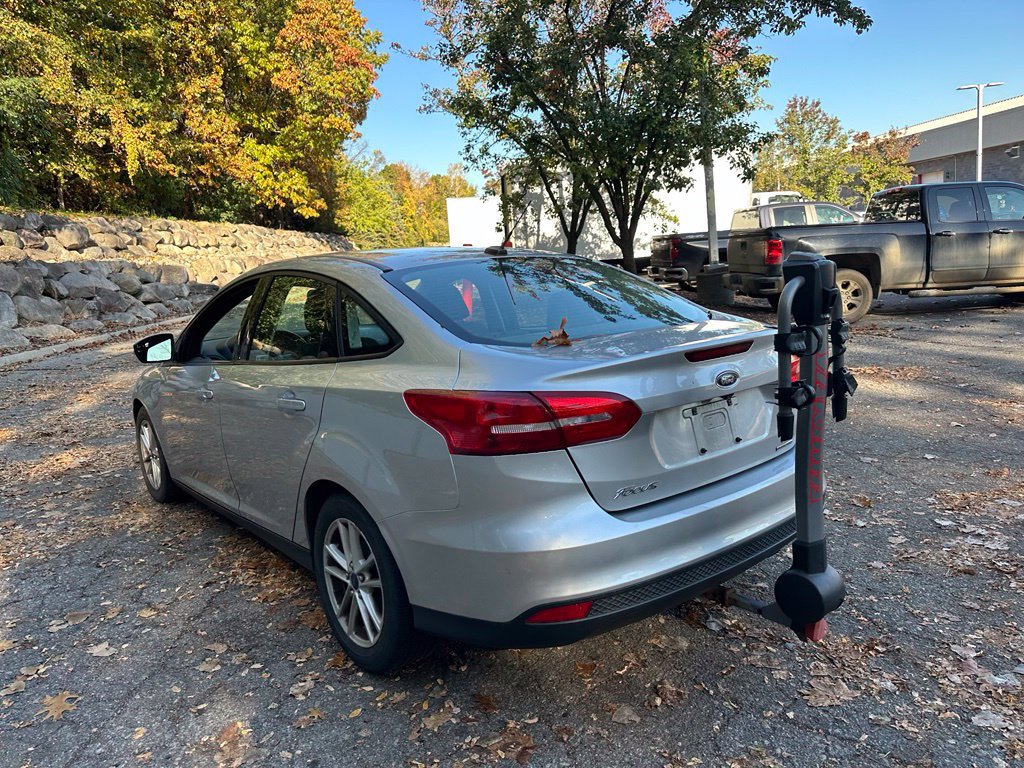 Used 2015 Ford Focus SE FWD image 3