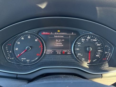 Used 2023 Audi Q5 2.0T Premium w/ Convenience Package image 16