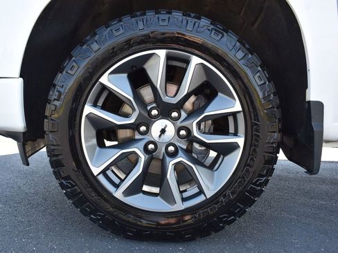 Used 2023 Chevrolet Silverado 1500 RST w/ Z71 Off-Road Package AWD/4WD image 12
