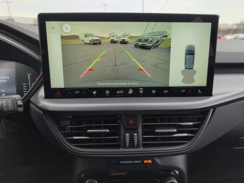 Used 2024 Ford Escape SE image 37