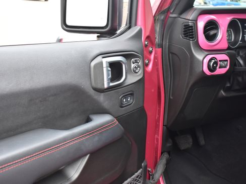 Used 2022 Jeep Wrangler Unlimited Rubicon w/ Cold Weather Group image 26